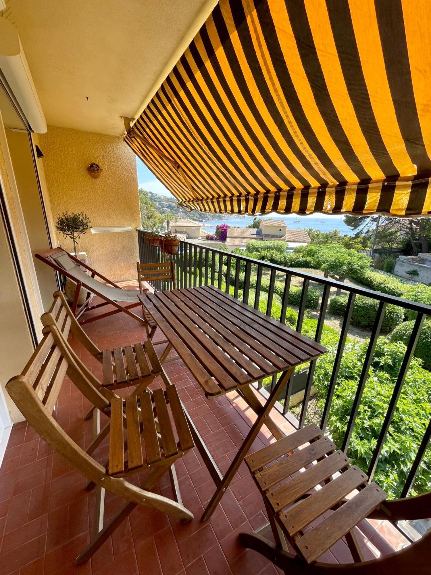 Appartement Cosy Vue Mer A 50 M De La Plage - Refait A Neuf Et Climatise Le Pradet Exterior foto