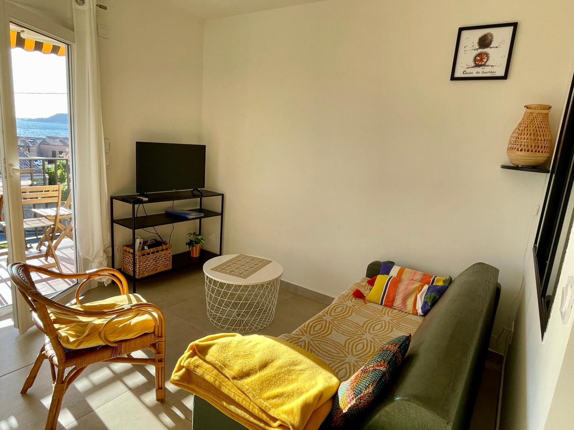 Appartement Cosy Vue Mer A 50 M De La Plage - Refait A Neuf Et Climatise Le Pradet Exterior foto